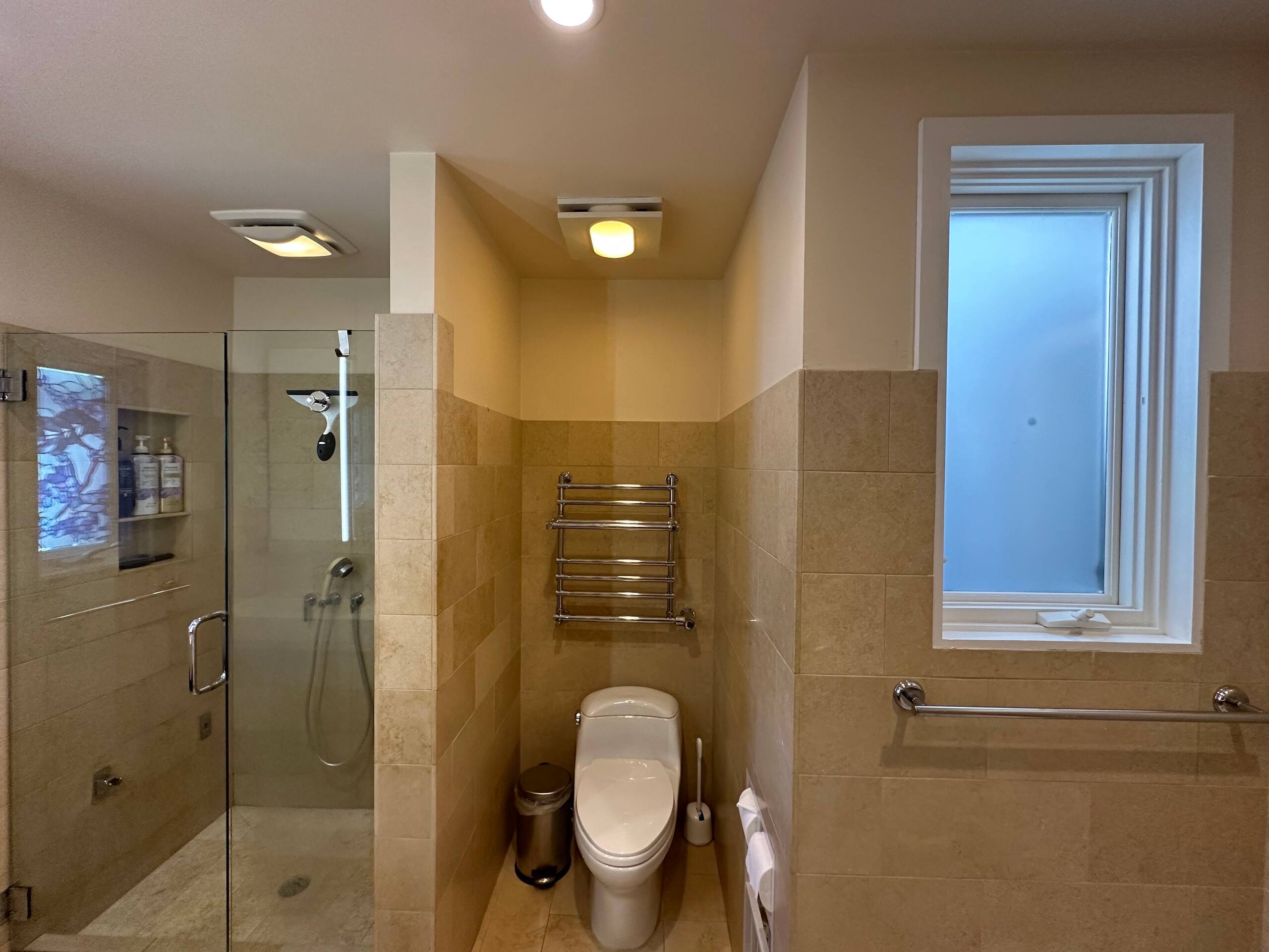 Home in San Francisco · ★5.0 · 4 bedrooms · 4 beds · 2.5 baths - Image 13