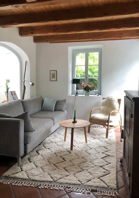 Idyllic house in park-like, large garden