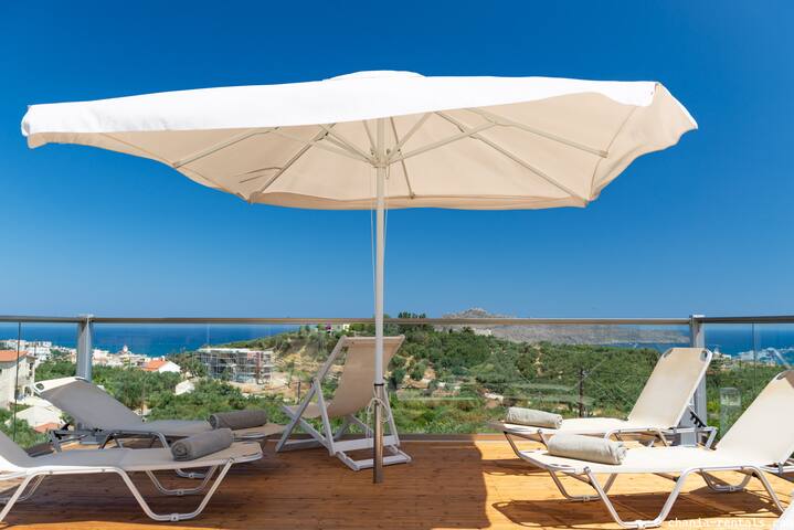 Geana Villa, an impressive villa for 12 gallery image 3