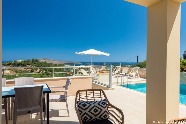 Geana Villa, an impressive villa for 12 gallery image 5