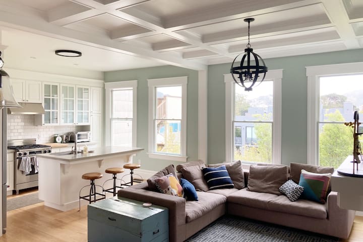 Sweet Edwardian NOPA 3Bd w/Views & Parking gallery image 2