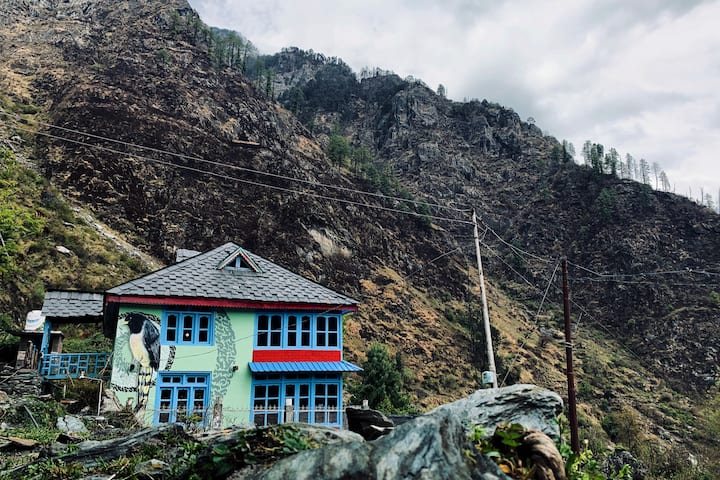 Sun View Mountain Cabin in Gargi village