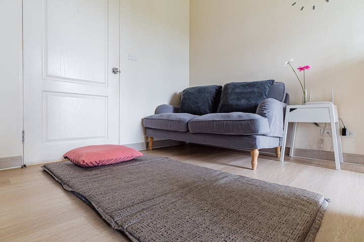 Godoro la sakafuni: alibainisha kuwa kitanda cha ziada kitaandaliwa TU wakati nafasi iliyowekwa ina wageni 3 au ombi la ziada, ambapo malipo ya ziada yatatumika.