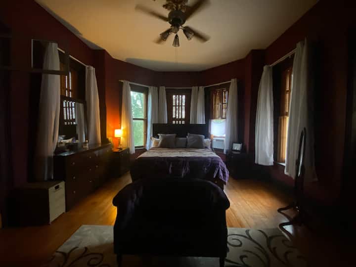 King Room - full view