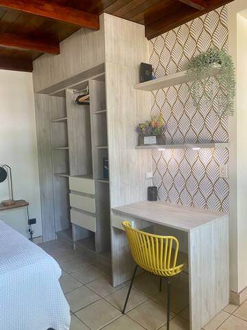 Amazing Beachfront Studio with pool & great Wi-Fi!