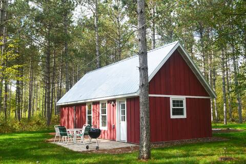 Scandinavian Cabin in the Pines w/Sauna & River