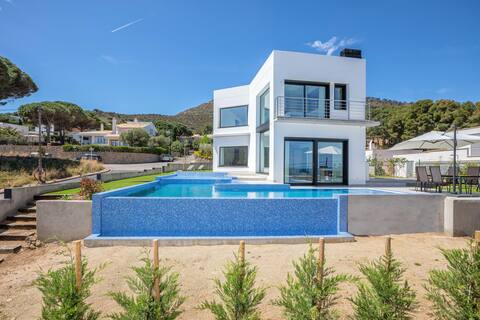 Sea views in Cap de Creus. Free WIFI. LUMEN HOUSE.