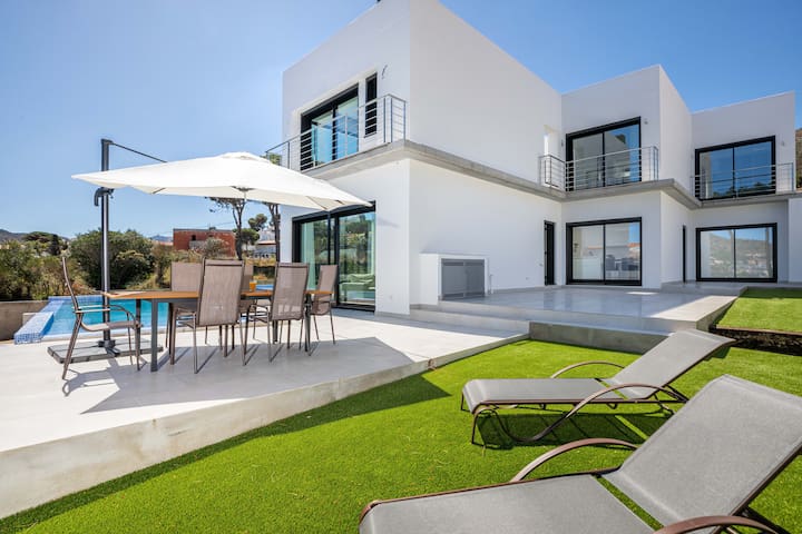 Sea views in Cap de Creus. Free WIFI. LUMEN HOUSE. gallery image 3