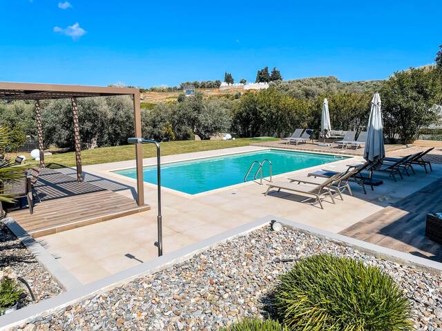 Villa Aelia I Modern & Ideal for large groups gallery image 5