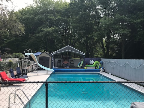 Huge Heated Pool, Hot Tub, Notre Dame + Tiny House