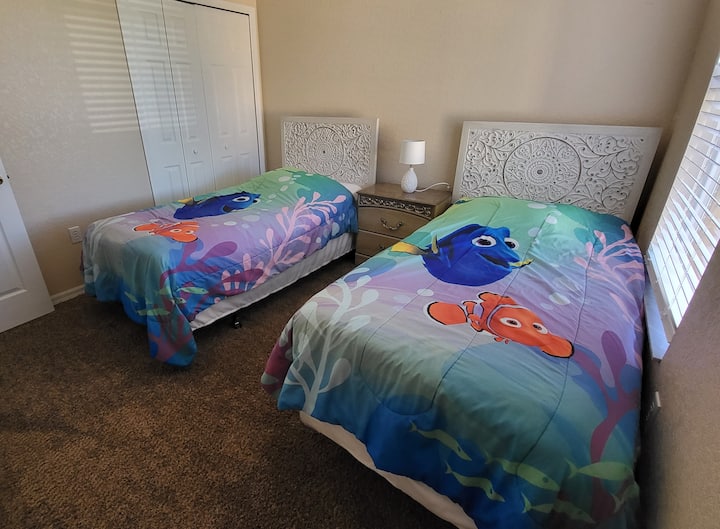 Twin bedroom 1 - upstairs