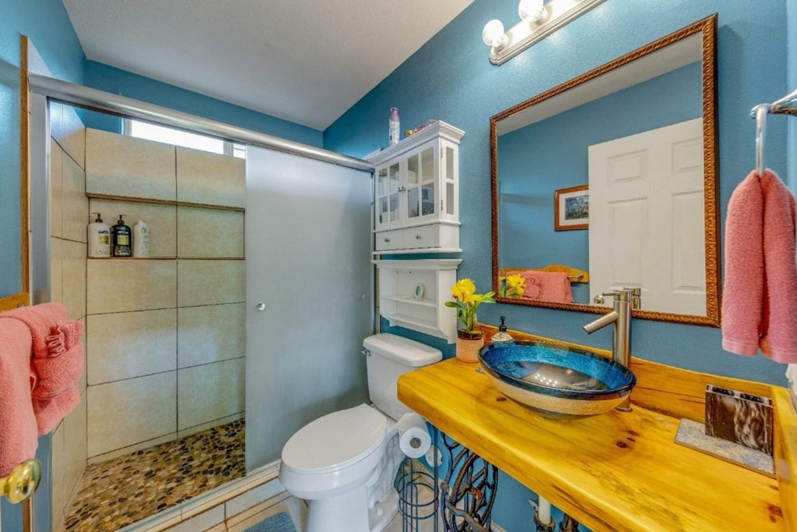 Home in Kailua-Kona · ★4.79 · 5 bedrooms · 8 beds · 2 shared baths - Image 10