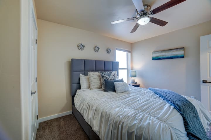 Queen Bed in Bedroom #2