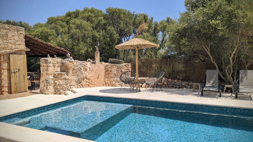 Fantastic Finca with pool and sauna near beach