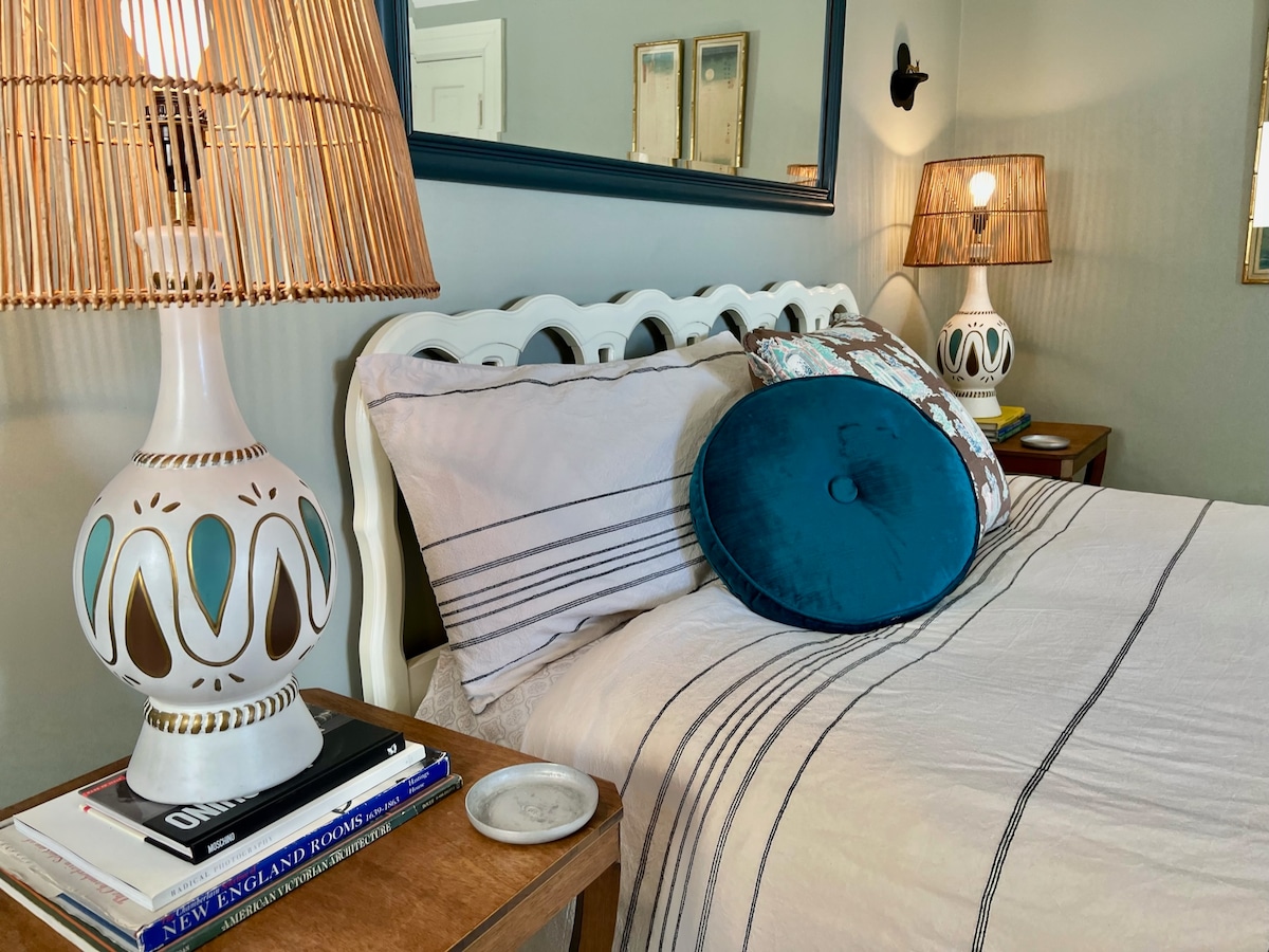 Retro Retreat