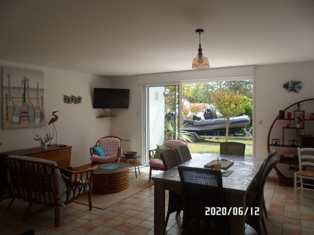 Successful Airbnb property: pleasant house, Île d'Oléron, 300 m from the beach in Saint Georges D'oléron