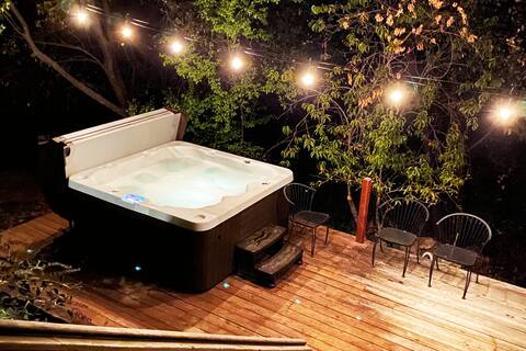 Private Yosemite Retreat~HotTub, Pool, Dogs/5acres