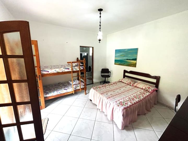 我们还提供婴儿套房。 配有婴儿床和浴缸，请记得询问我们，这是免费的！