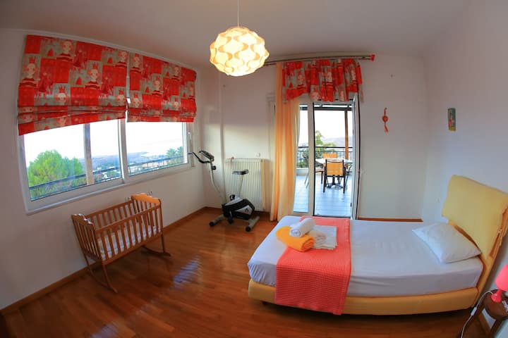 1ère chambre au 2e étage avec lit simple
