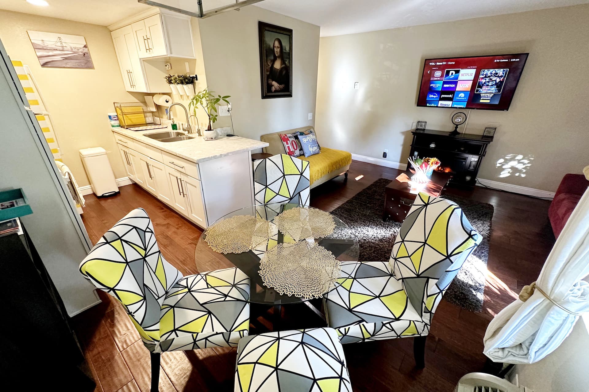 Downtown Place, Parking, 2 AC, Full Kitchen.
