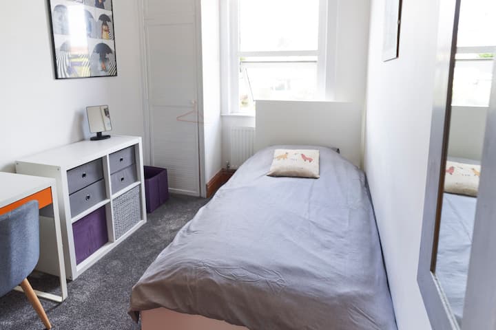 Chambre 3 lit simple