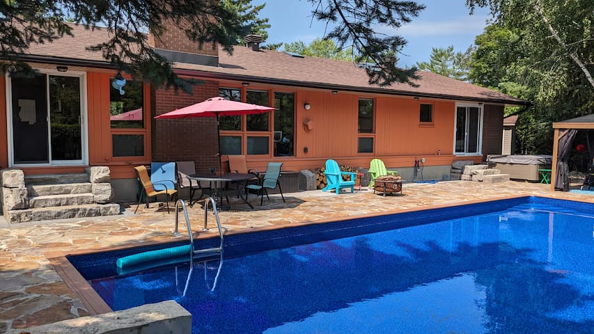 Pets Pool Hot Tub Sauna – Santa Fe Style Retreat!