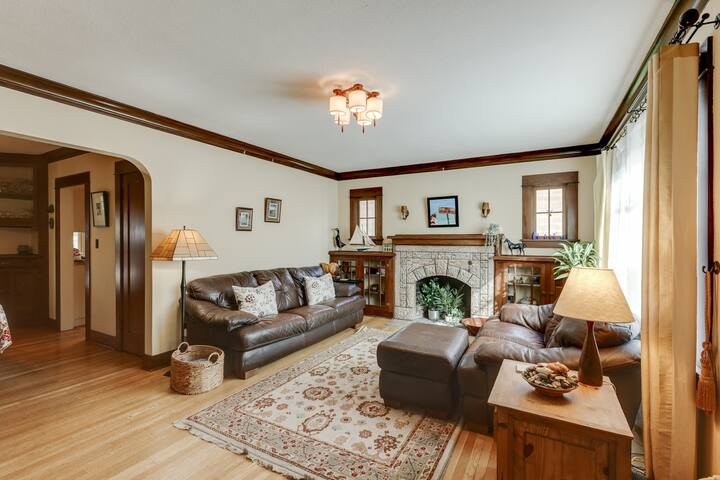 Beautiful, quiet 3BR/6 guest home in Sellwood gallery image 2