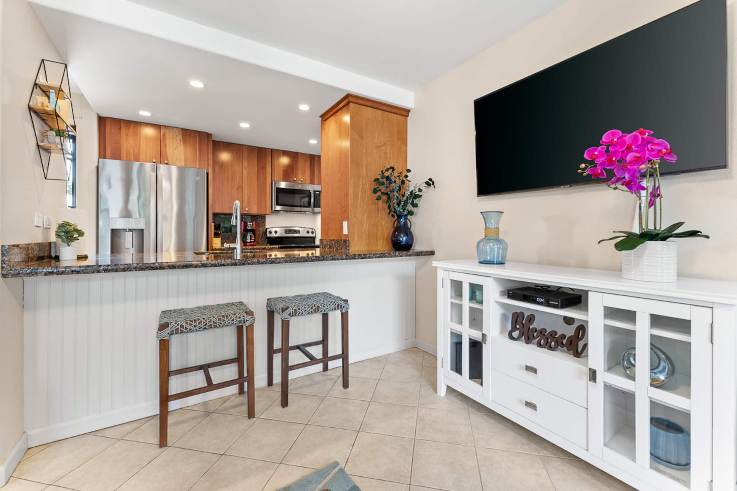 Awesome Oceanfront Condo KR207 - Image 3