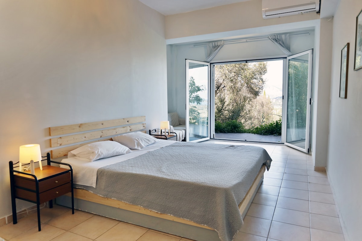  prva etaža (prizemlje) s privatnom kupaonicom