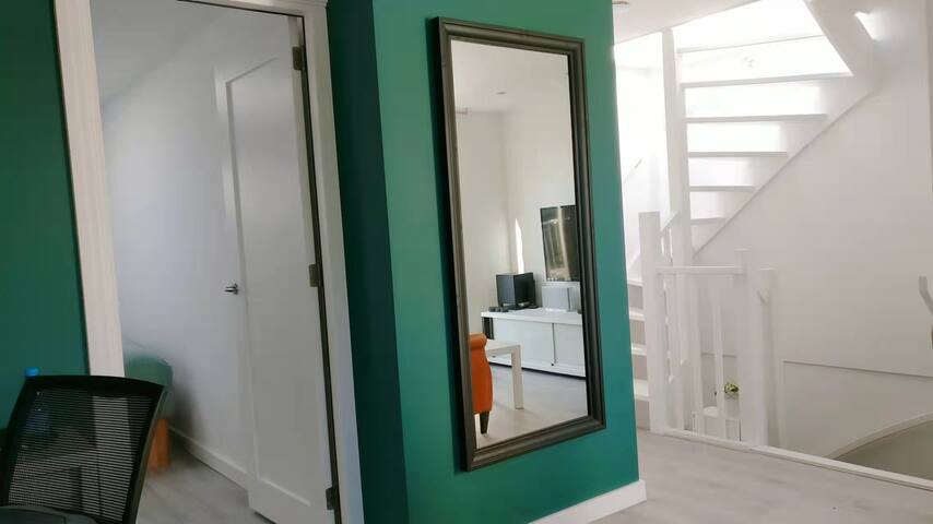 Designed Penthouse, Amsterdam city center gallery image 2