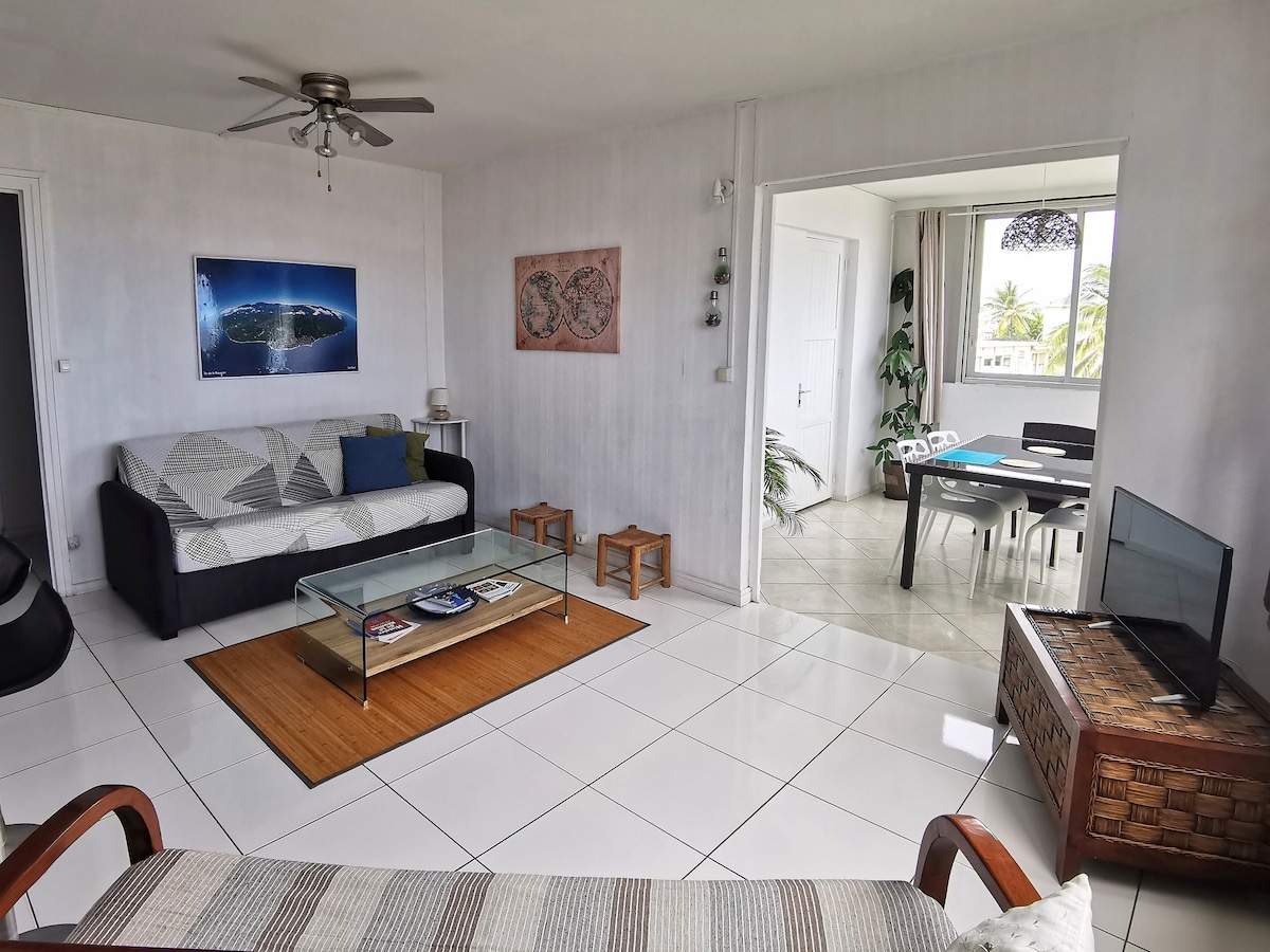 Top performing Airbnb: "Location Océane" – St. Pierre Waterfront in Saint Pierre