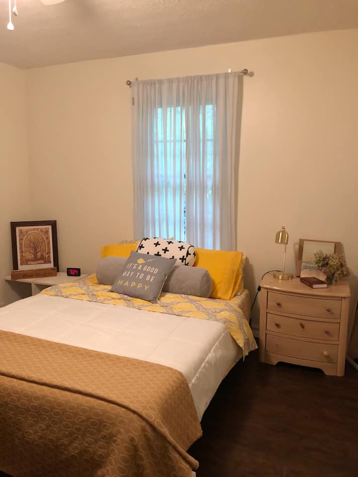 מיטה זוגית רחבה