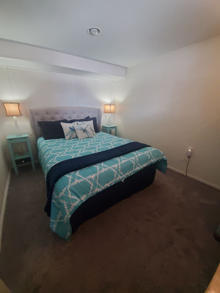 Main bedroom with queen bed