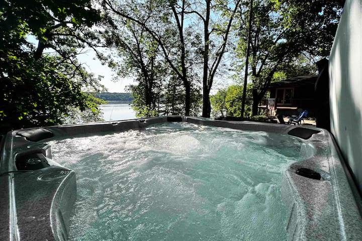 Stunning St. Croix River Retreat w/Hot Tub & Sauna