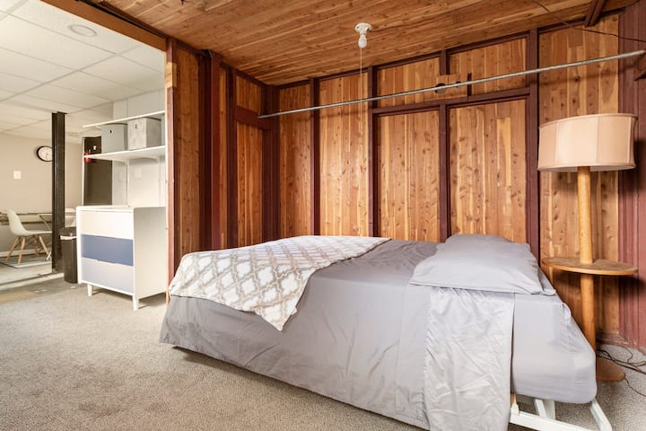 Private Bedroom 2 Garden Apartment In Se Oak Park - Oak Park, IL
