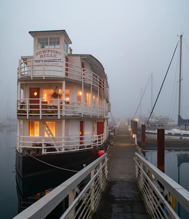 sternwheel riverboat b&b