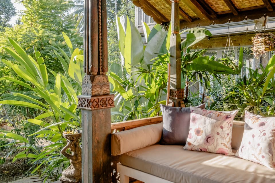 Tresna Bali Cabin, a rebuilt teak house, Bedulu, Ubud, Bali, Indonesia, photo 7 of 10