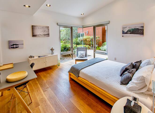 Modern Escape gallery image 4