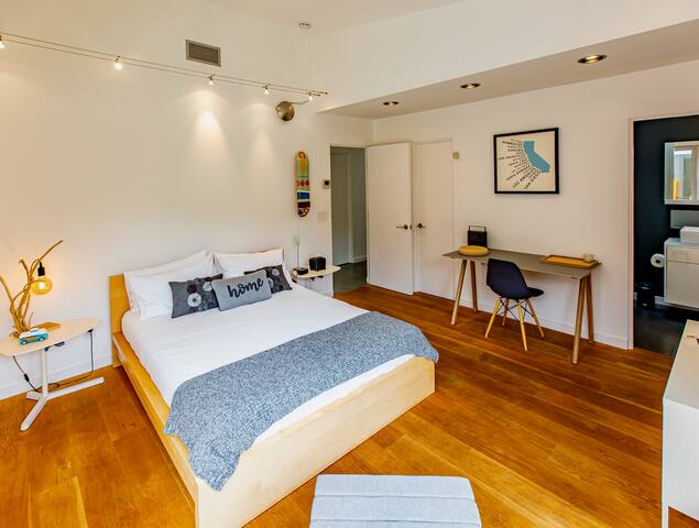 Modern Escape gallery image 5