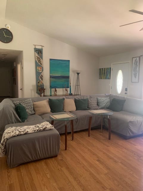 Top performing Airbnb: Keaau, South of Hilo, Farm House in the Jungle in Hawaiian Paradise Park