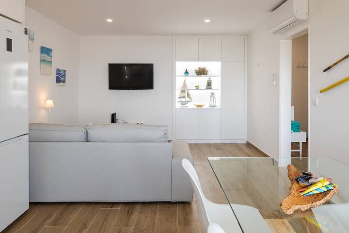 FishermenApartments – Carcavelos – Best Beachview gallery image 4