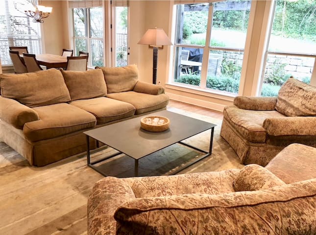 Gorgeous Clarksville Home in downtown Austin gallery image 4