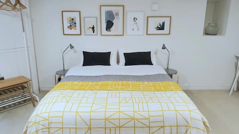Stylish & Spacious Garden Flat In Great Location