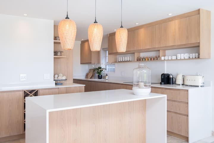 Stylish Renovated Beach Home with UPS gallery image 2