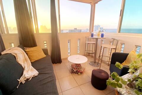 Renovated in 2023! Ocean front one-bedroom condo