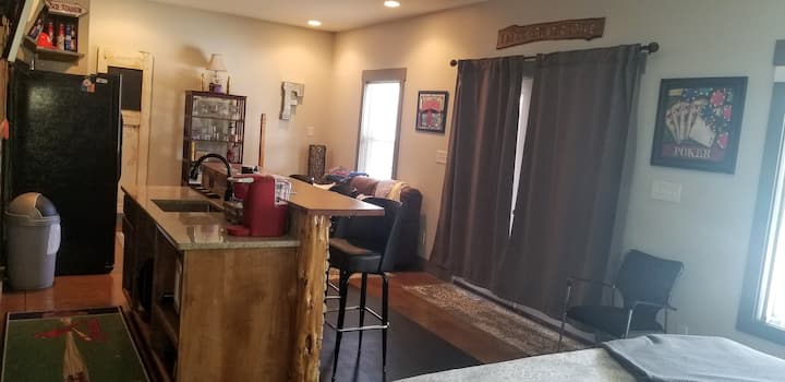 Frey's Rustic Dive / Poolhouse - Bowling Green, KY