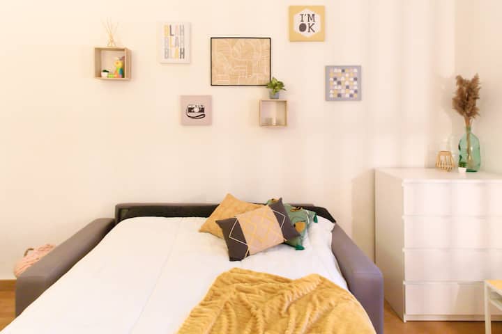 Ჟან მედეცინის გამზირი, სტუდია კონდიციონერით - ჟან-მედეცინი , საწოლი