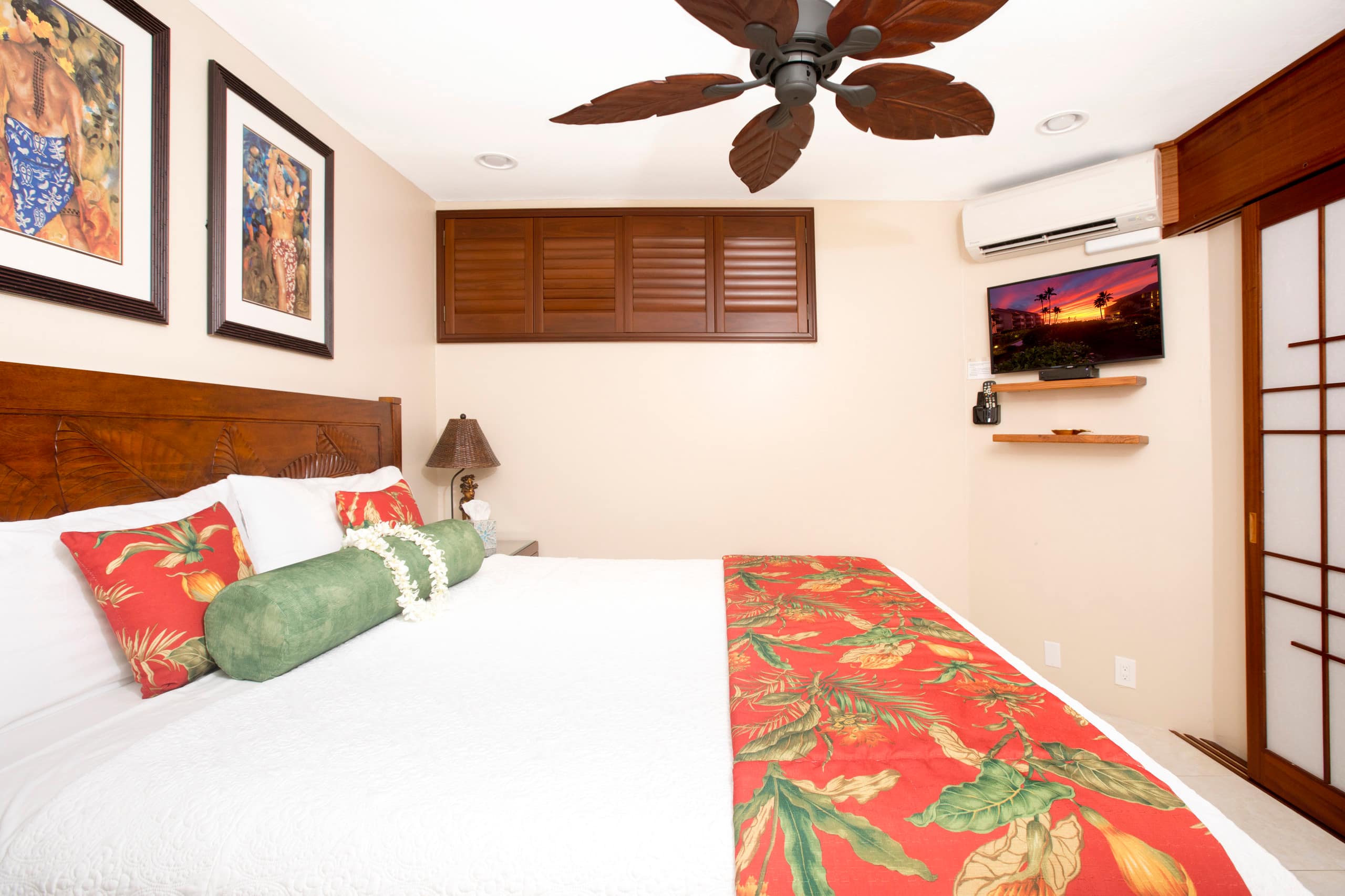 Condo in Kailua-Kona · ★4.95 · 1 bedroom · 2 beds · 1 private bath - Image 7