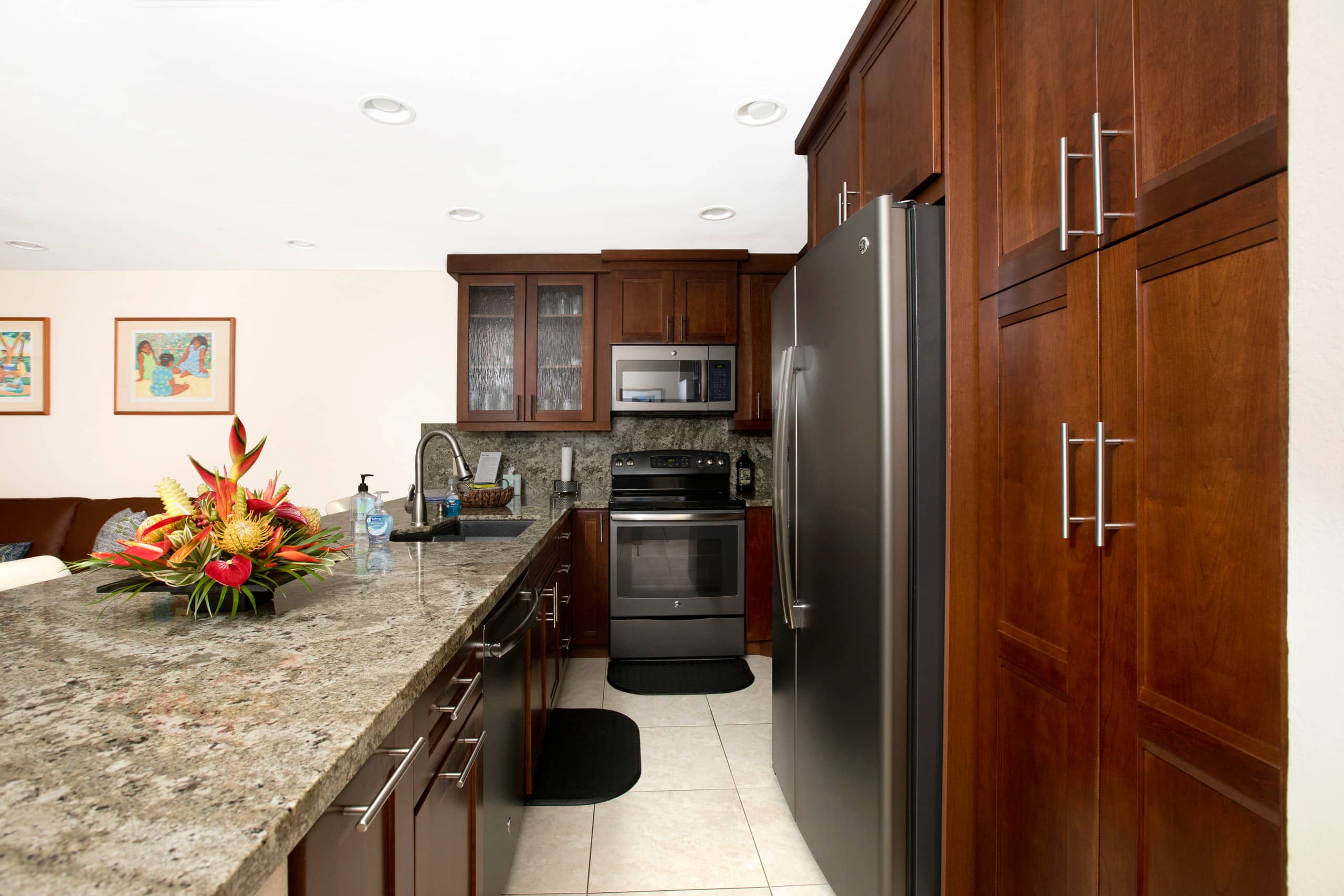 Condo in Kailua-Kona · ★4.95 · 1 bedroom · 2 beds · 1 private bath - Image 14