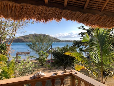 Beach House Gorgeous View & Restaurant